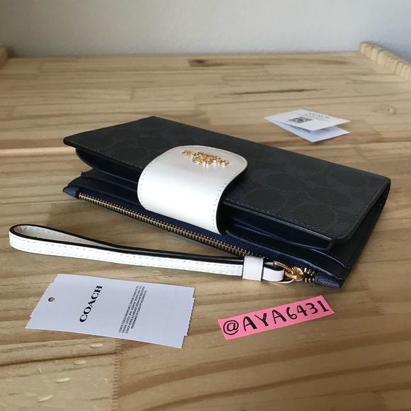 Coach wallet🎈🎈 - Picture 3 of 9